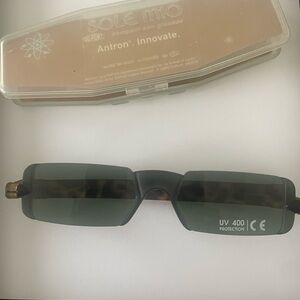 Vintage Sole Mio Rectangular Sunglasses with UV Protection